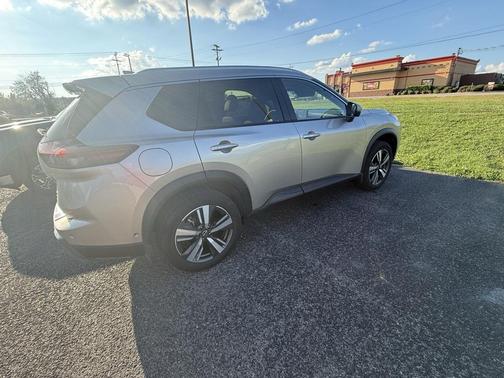 2024 Nissan Rogue SL