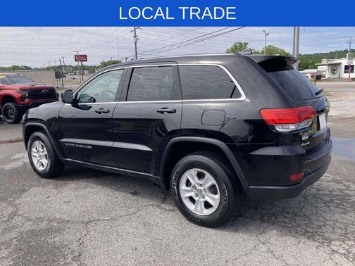 Diamond Black Crystal Pearlcoat 2017 Jeep Grand Cherokee Laredo