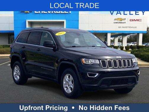 Diamond Black Crystal Pearlcoat 2017 Jeep Grand Cherokee Laredo