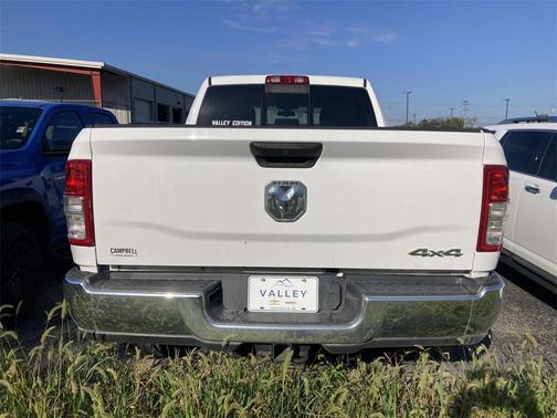 2020 RAM 2500 Tradesman Crew Cab 4X4 6'4' Box