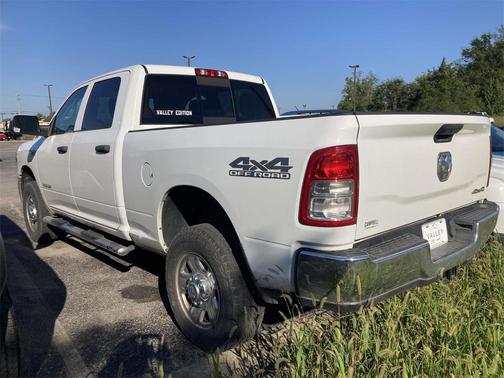 2020 RAM 2500 Tradesman Crew Cab 4X4 6'4' Box