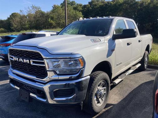2020 RAM 2500 Tradesman Crew Cab 4X4 6'4' Box