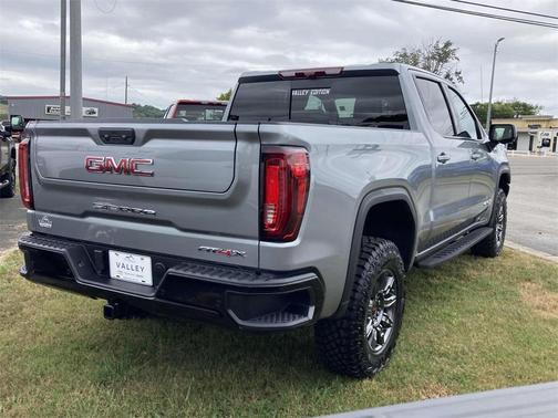 2025 GMC Sierra 1500 AT4X