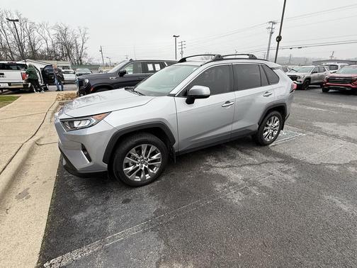 2021 Toyota RAV4 XLE Premium