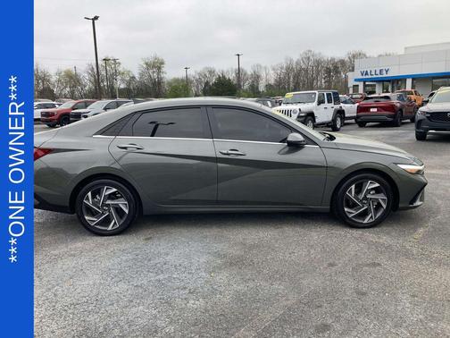 2025 Hyundai ELANTRA SEL