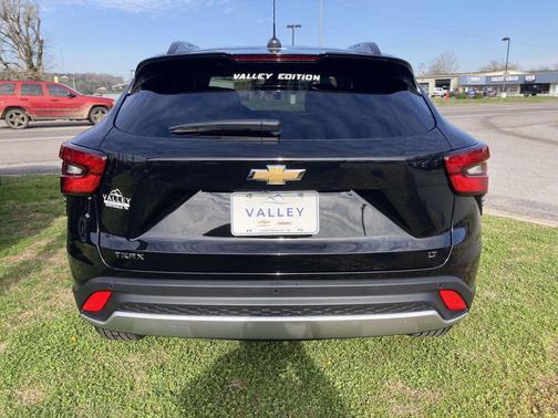 Black 2026 Chevrolet Trax LT