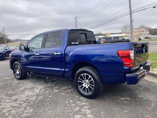 2021 Nissan Titan SV