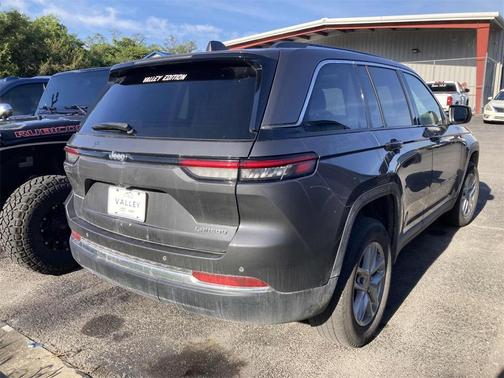 2023 Jeep Grand Cherokee Laredo