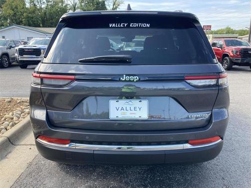 2023 Jeep Grand Cherokee Laredo