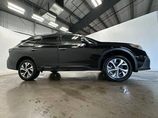 2022 Subaru Outback Touring XT