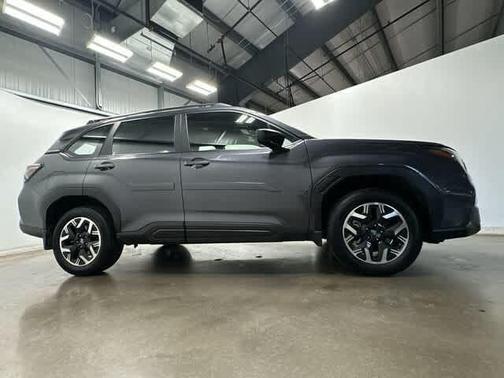 2025 Subaru Forester Base