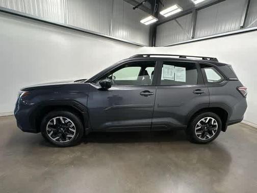 2025 Subaru Forester Base