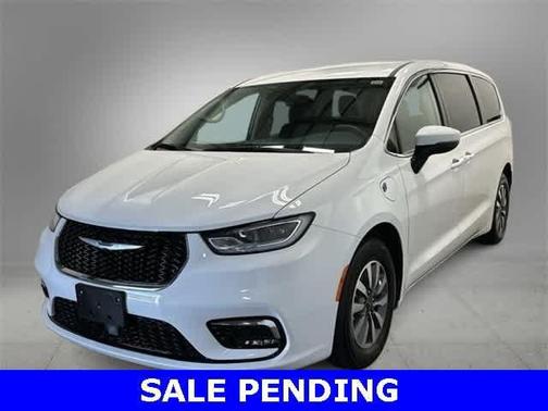 2023 Chrysler Pacifica Hybrid Touring L