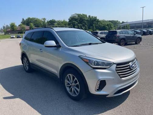 2017 Hyundai SANTA FE SE