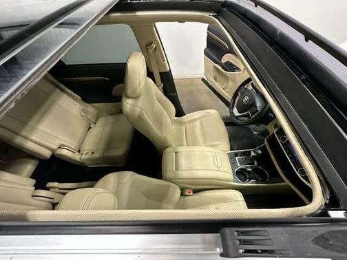 2019 Toyota Highlander Limited Platinum