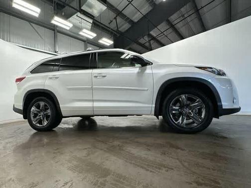 2019 Toyota Highlander Limited Platinum
