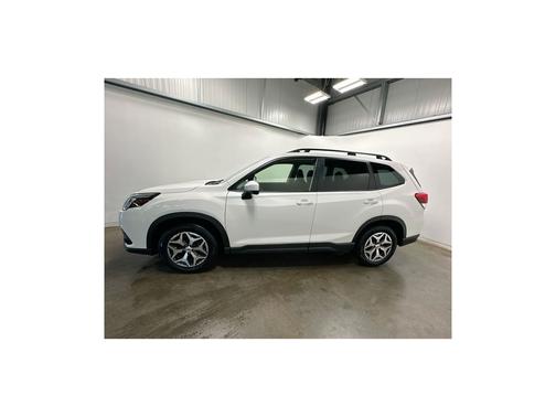 Crystal White Pearl 2023 Subaru Forester Premium
