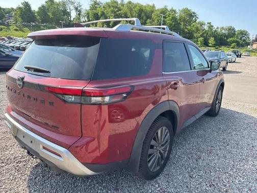 2022 Nissan Pathfinder SL 4WD