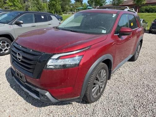 2022 Nissan Pathfinder SL 4WD