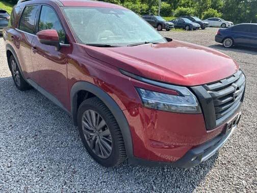 2022 Nissan Pathfinder SL 4WD