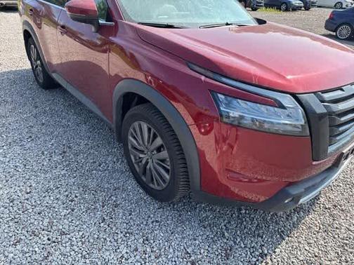 2022 Nissan Pathfinder SL 4WD