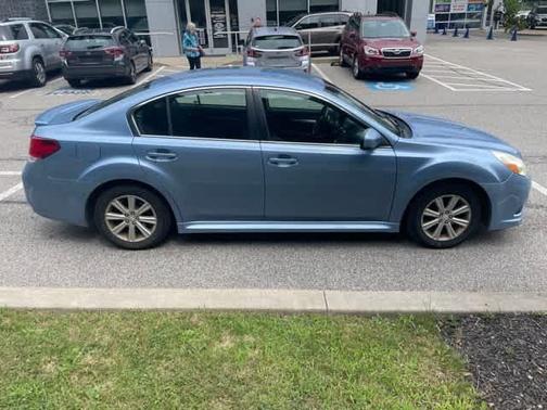 2011 Subaru Legacy Premium
