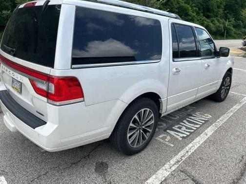 2016 Lincoln Navigator Select