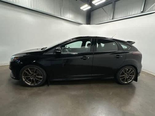 2018 Ford Focus ST
