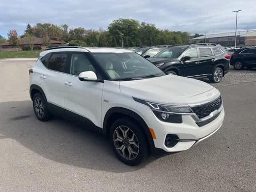 2022 Kia Seltos EX