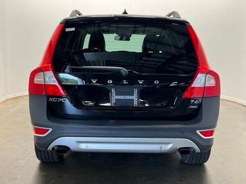 Photo 4 of 32 of 2013 Volvo XC70 T6