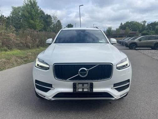2018 Volvo XC90 T6 Momentum
