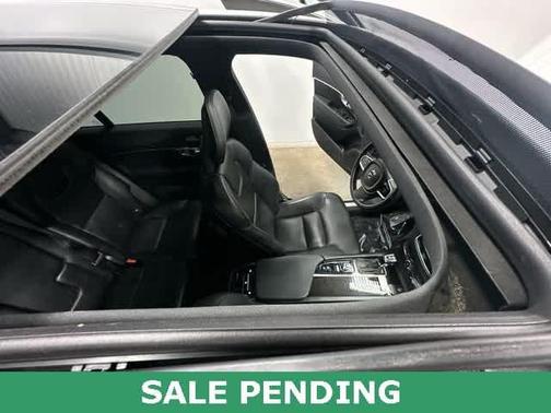 2018 Volvo XC90 T6 Momentum
