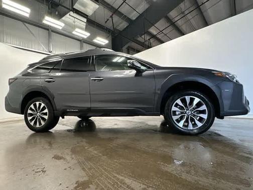 2025 Subaru Outback Touring XT