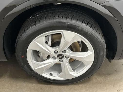 2023 Audi Q5 45 S line Prestige