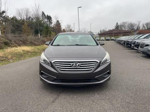 2017 Hyundai SONATA SE