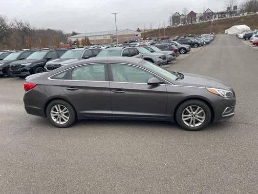 2017 Hyundai SONATA SE