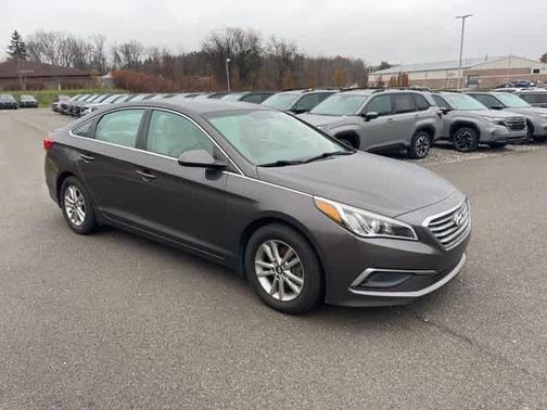 2017 Hyundai SONATA SE