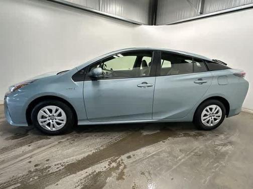 2016 Toyota Prius Two