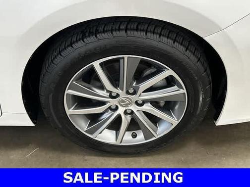2016 Lexus ES 300h Base
