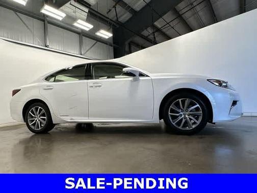 2016 Lexus ES 300h Base