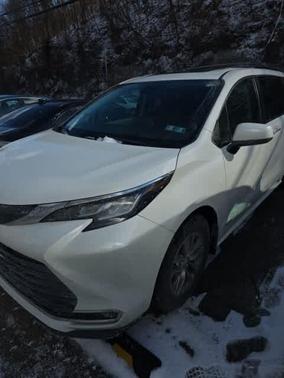 2021 Toyota Sienna XLE 7 Passenger