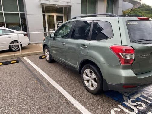 2015 Subaru Forester 2.5i
