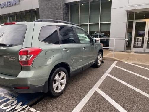 2015 Subaru Forester 2.5i