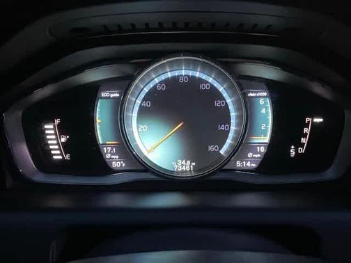 2016 Volvo XC60 T6 Drive-E R-Design