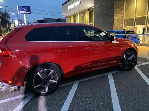 2016 Volvo XC60 T6 Drive-E R-Design