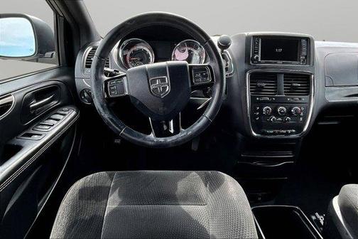 Billet Silver Metallic Clearcoat 2017 Dodge Grand Caravan SE