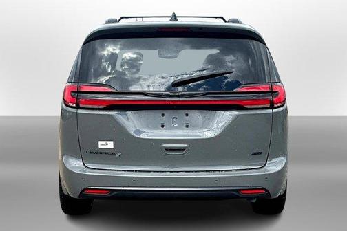 2023 Chrysler Pacifica Touring-L