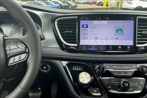 2023 Chrysler Pacifica Touring-L