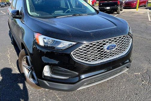 Black Metallic 2024 Ford Edge SEL