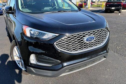 Black Metallic 2024 Ford Edge SEL